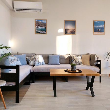 Holiday House Heraklion Deluxe ภายนอก รูปภาพ