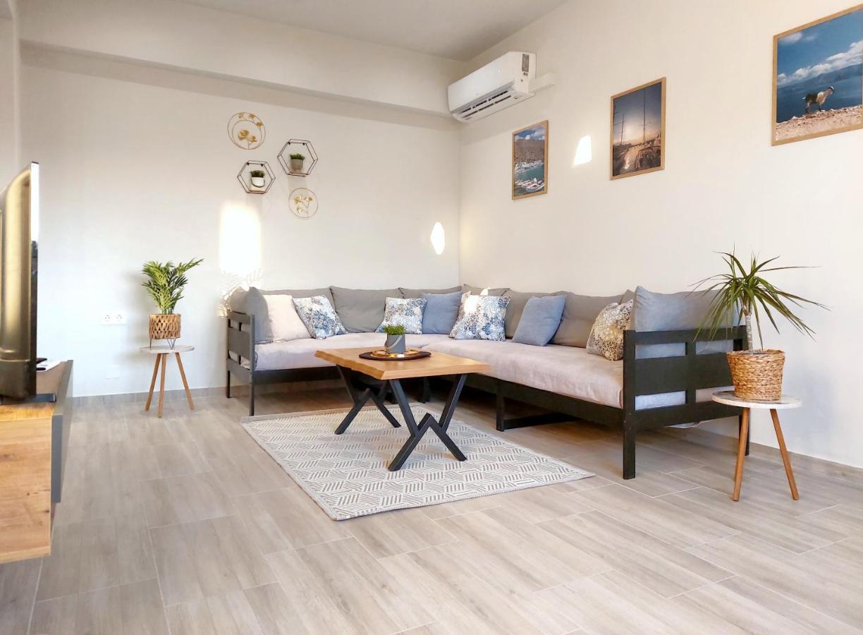 Holiday House Heraklion Deluxe ภายนอก รูปภาพ