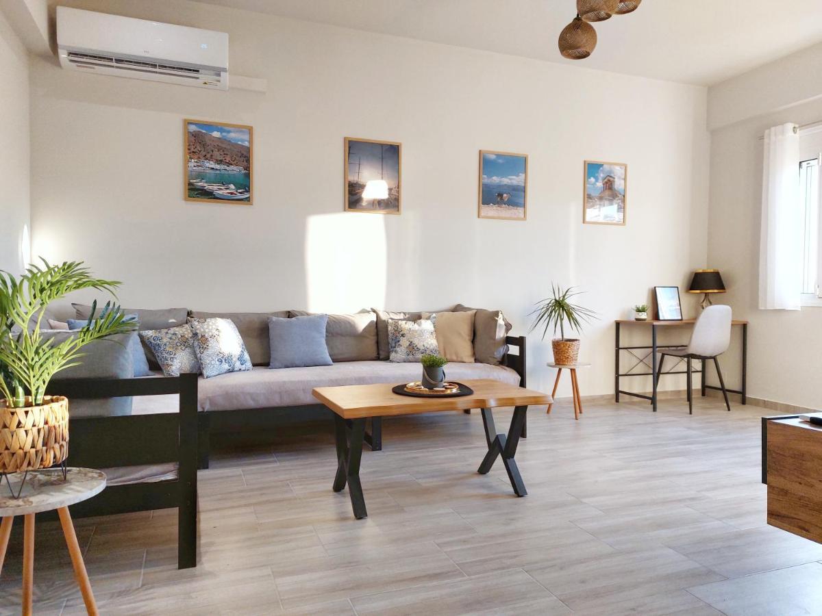 Holiday House Heraklion Deluxe ภายนอก รูปภาพ