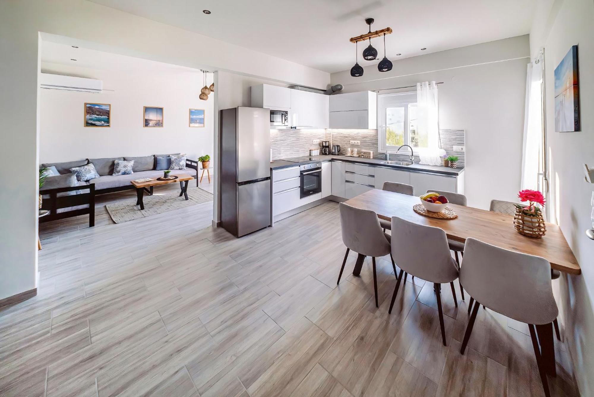 Holiday House Heraklion Deluxe ภายนอก รูปภาพ