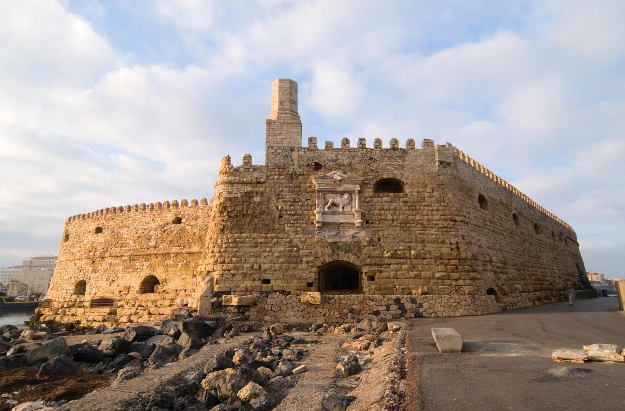 Holiday House Heraklion Deluxe ภายนอก รูปภาพ