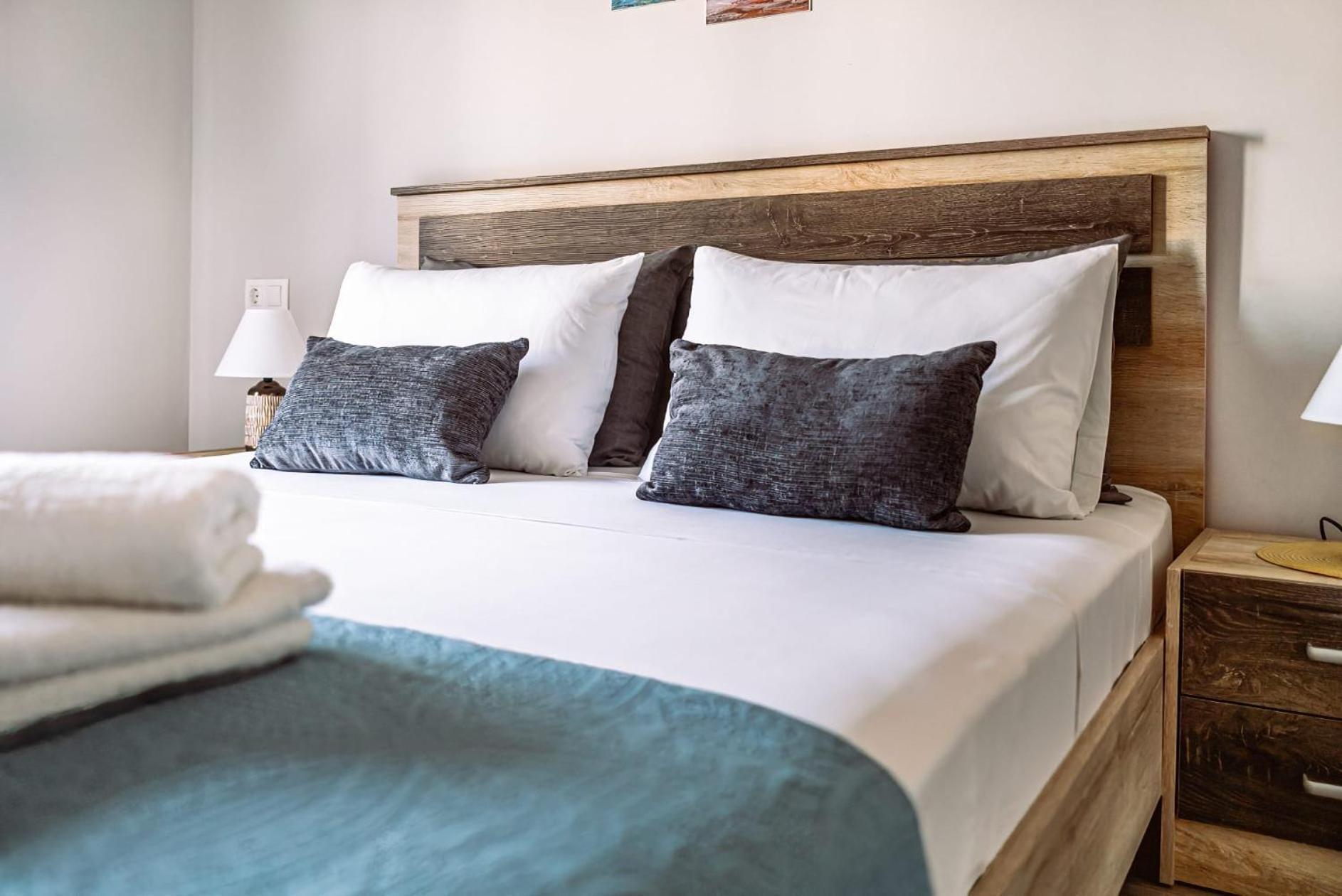 Holiday House Heraklion Deluxe ภายนอก รูปภาพ
